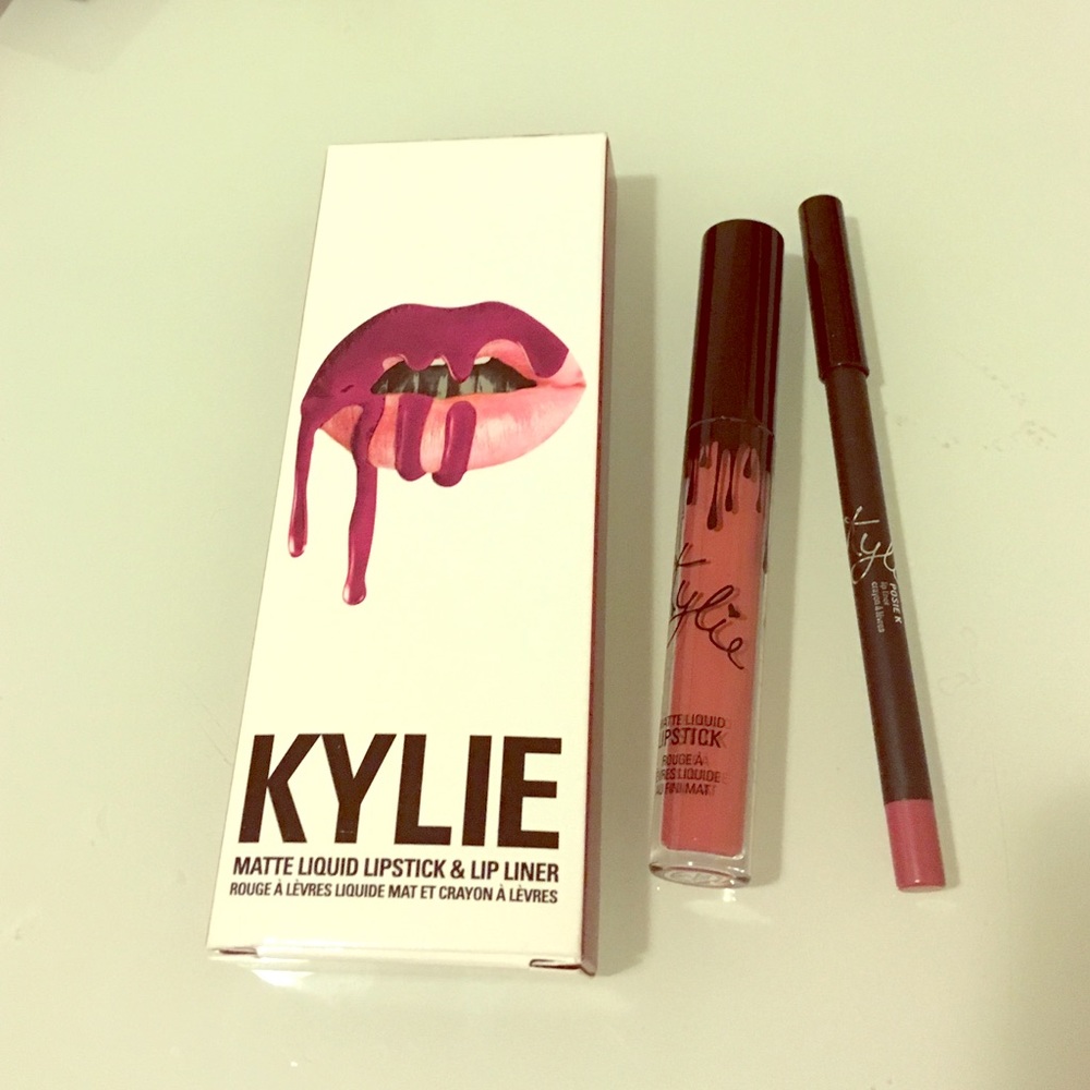 Kylie Matte Liquid Lipstick & Lip Liner - Picture 1 of 4