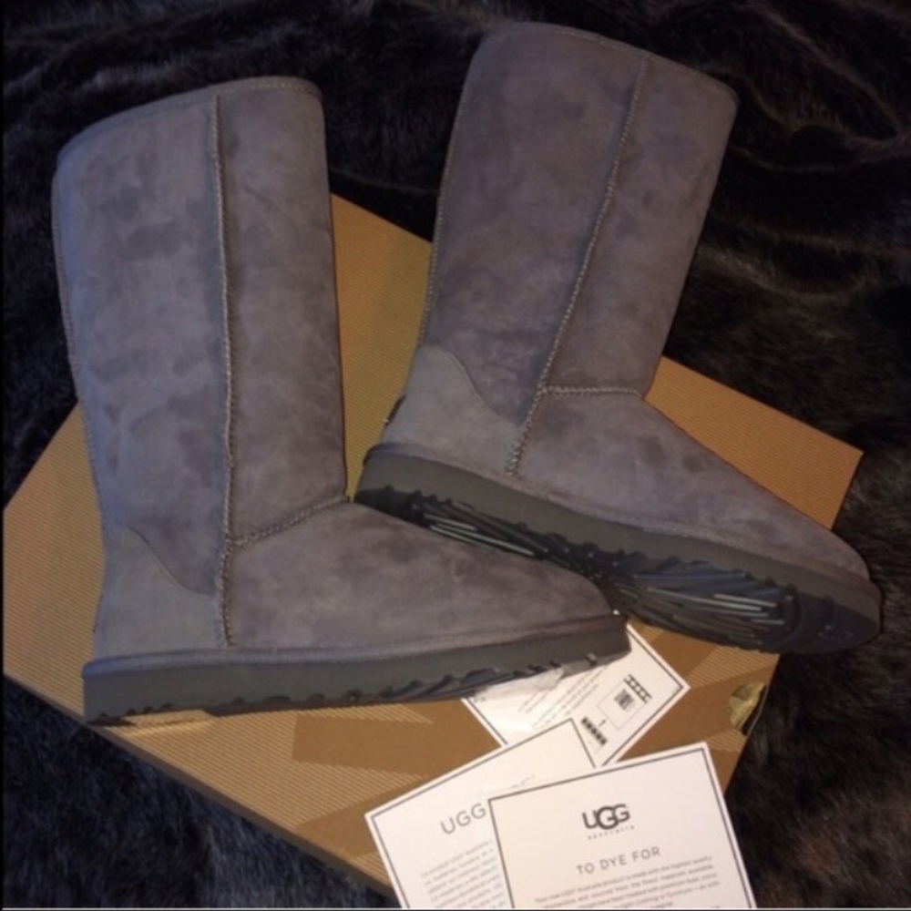 UGG Classic Boots -Grey