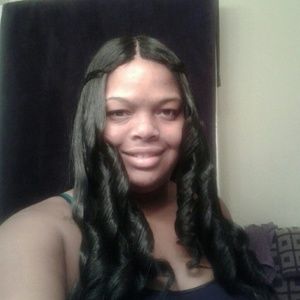 Meet your Posher, Carlotta