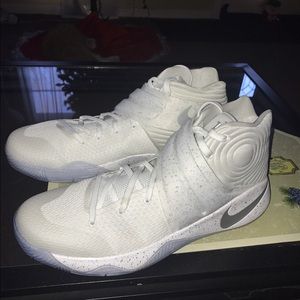 Size 13 kyrie 2s