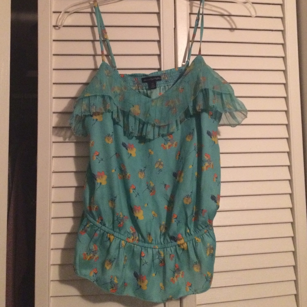 Flowing, fun, floral top! Worn once