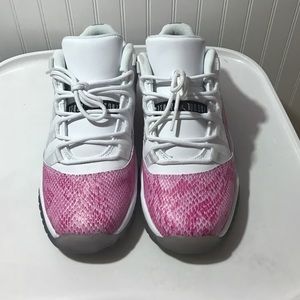 Jordan pink snake skins