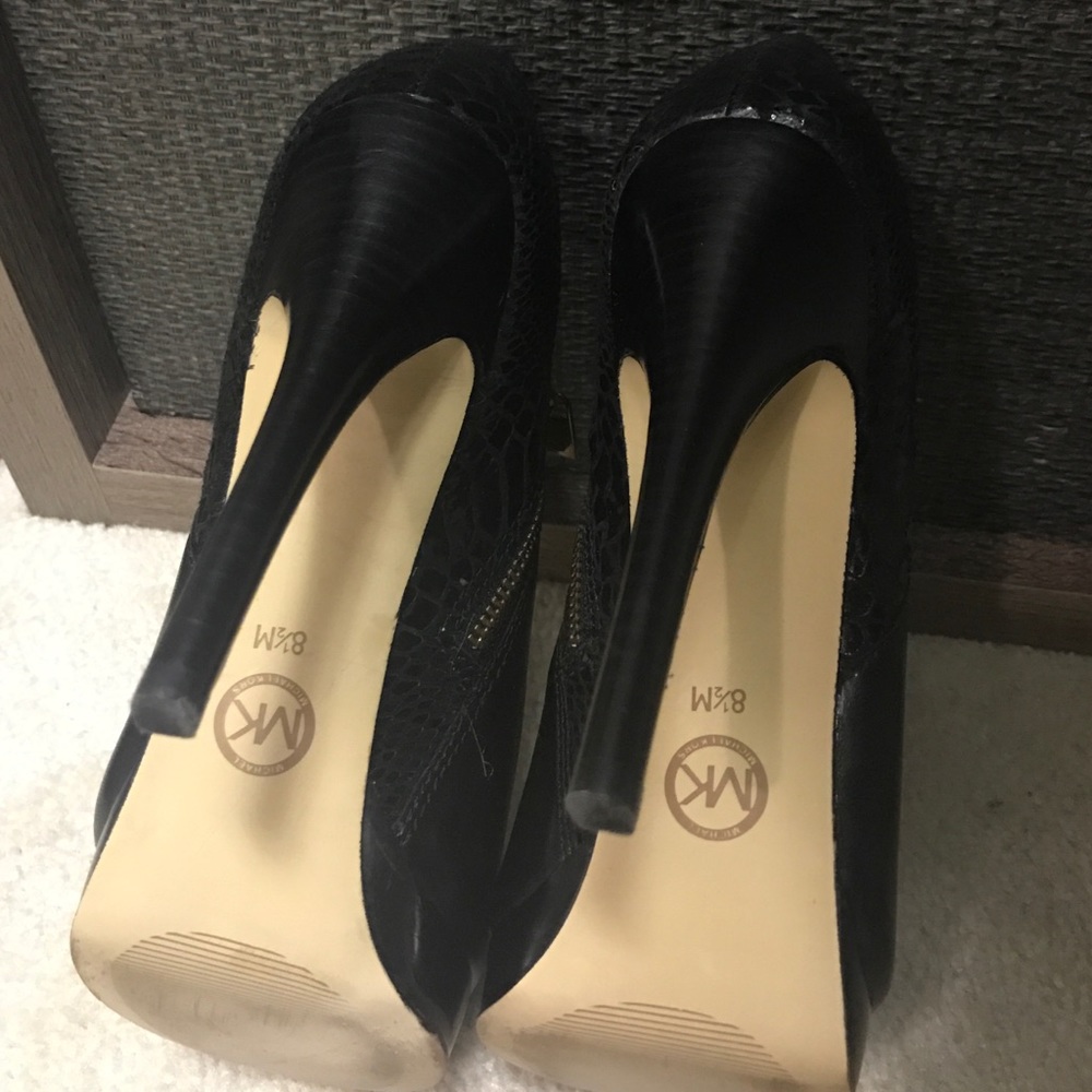Michael kors booties - Picture 3 of 4