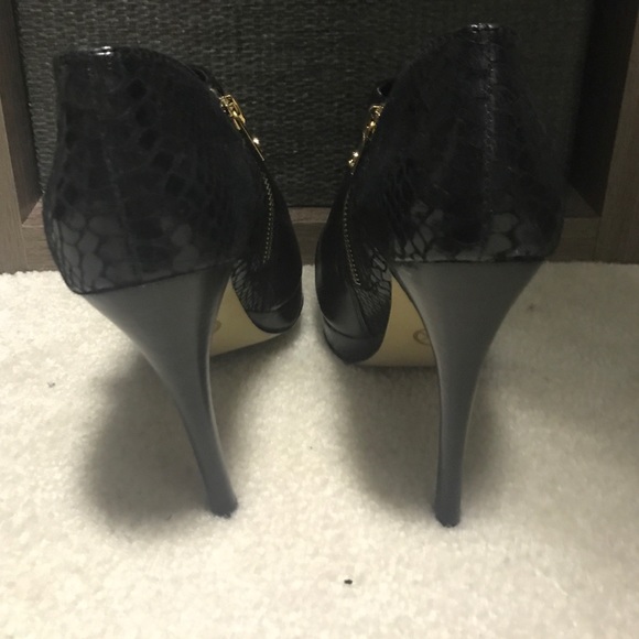 Michael kors booties - Picture 4 of 4