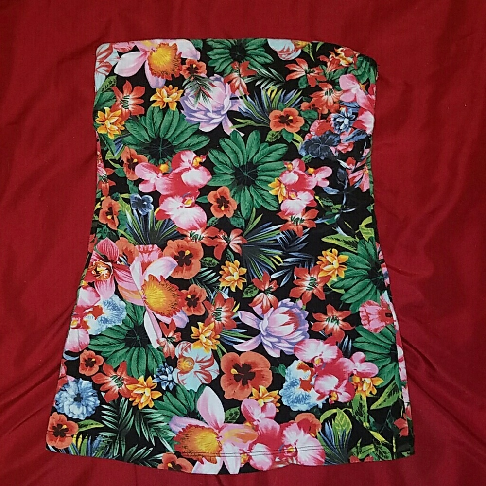 Tube top! Super cute.