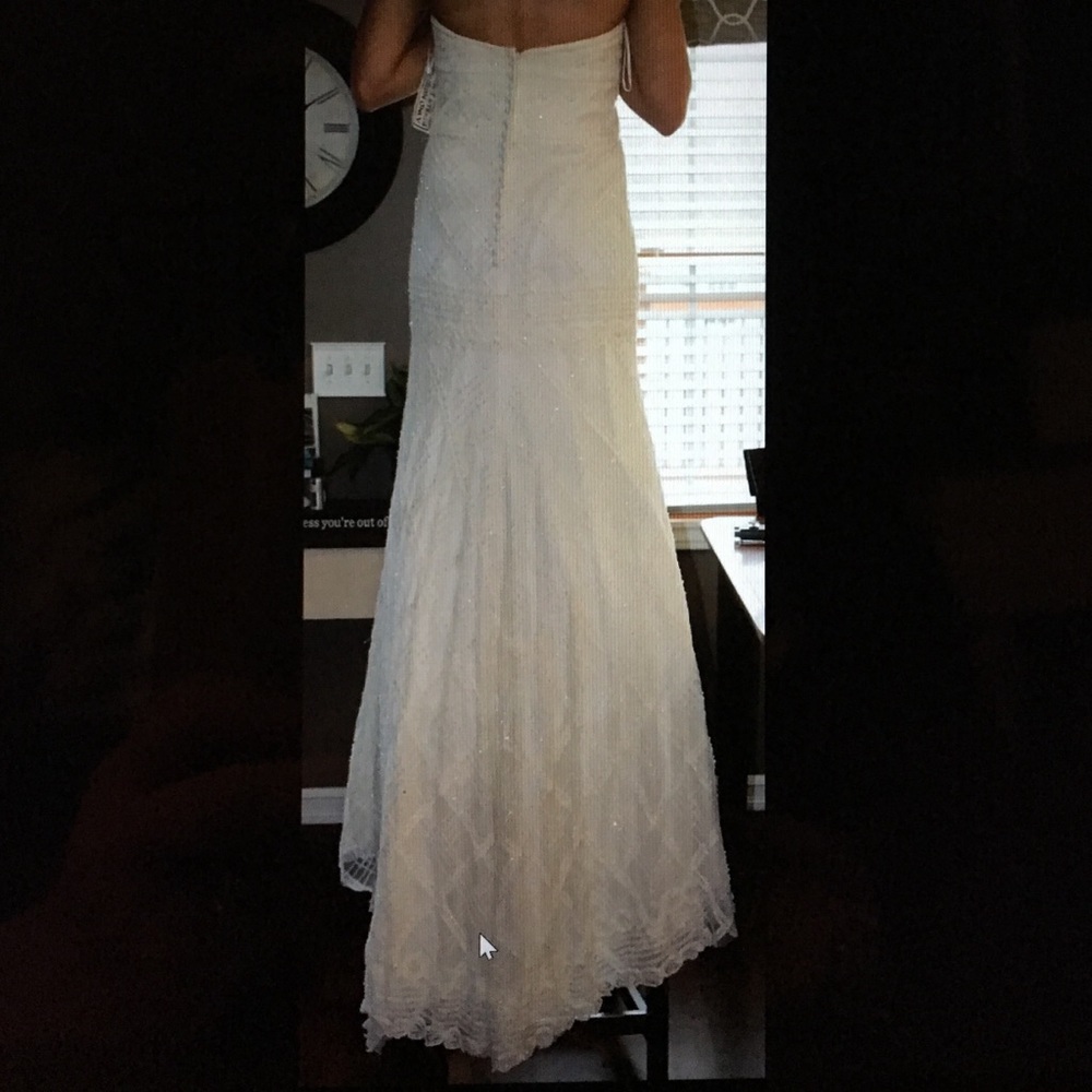 Wtoo wedding gown/never worn/size 12L