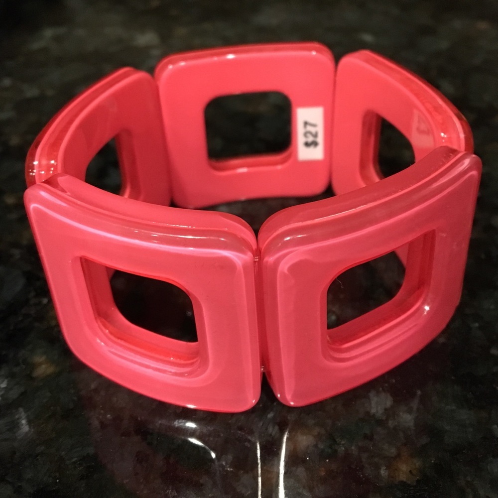 Pink Lucite Bracelet....ready for Spring! NWT