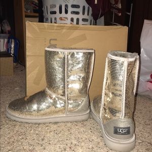 Ugg boots (silver)