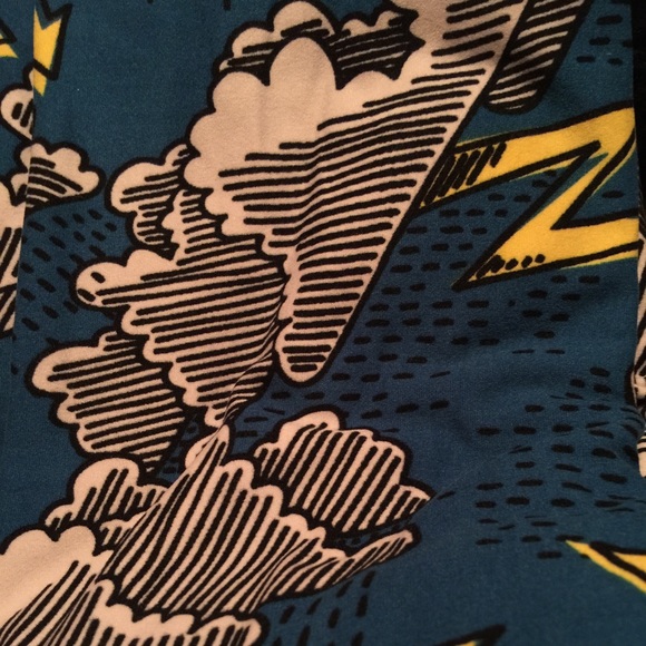 ❌SOLD❌TC storm clouds and lightning leggings NWT - Picture 1 of 3