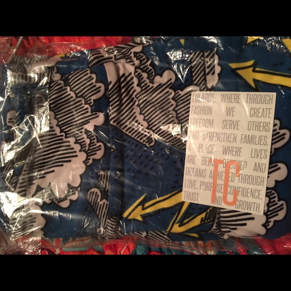 ❌SOLD❌TC storm clouds and lightning leggings NWT - Picture 3 of 3