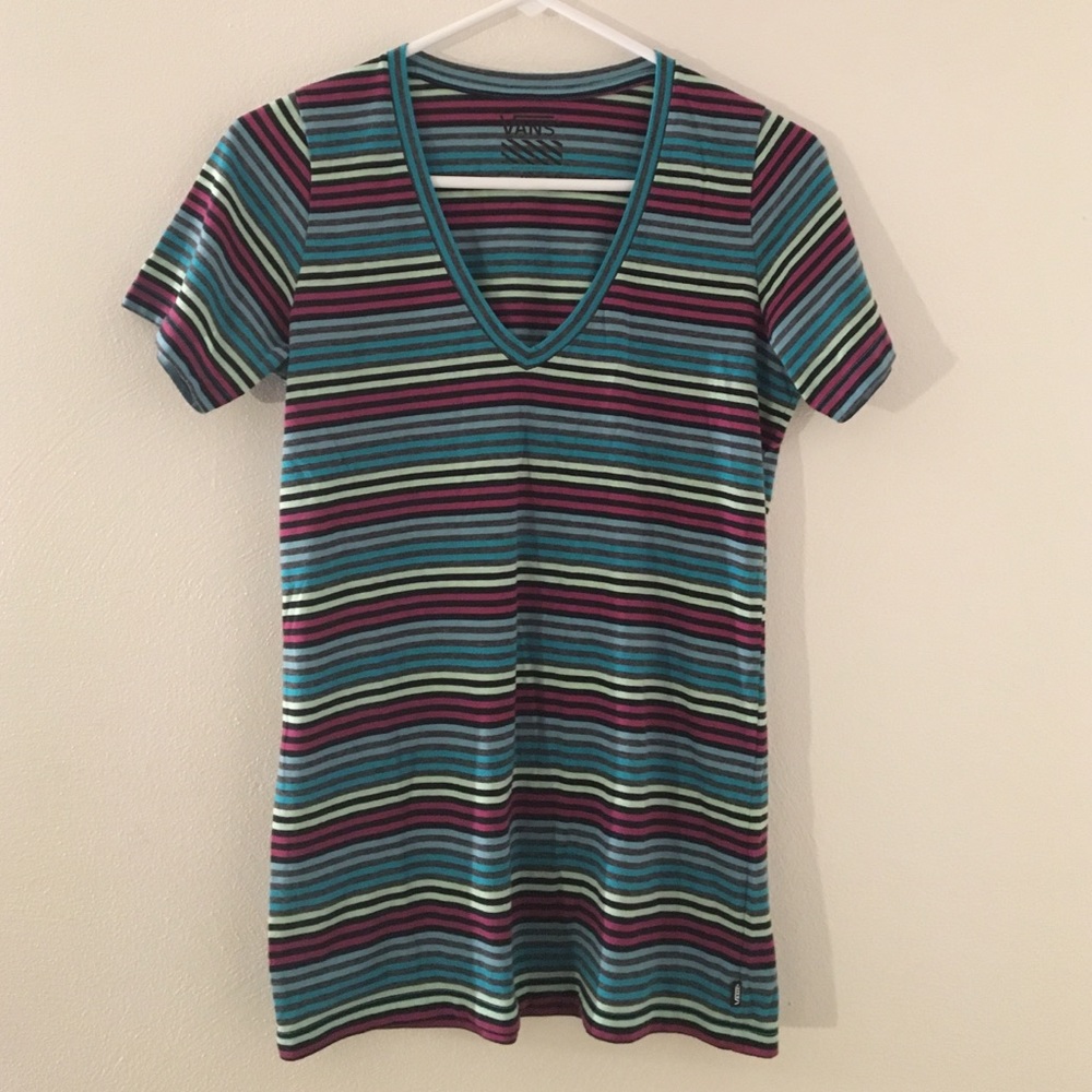Vans VNeck Rainbow Striped Tee, M