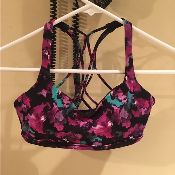 lululemon athletica Tops - Lululemon free to be zen bra size 6