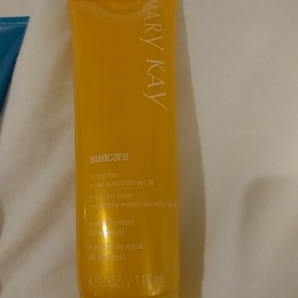 Mary Kay Sun care products - Picture 3 of 3