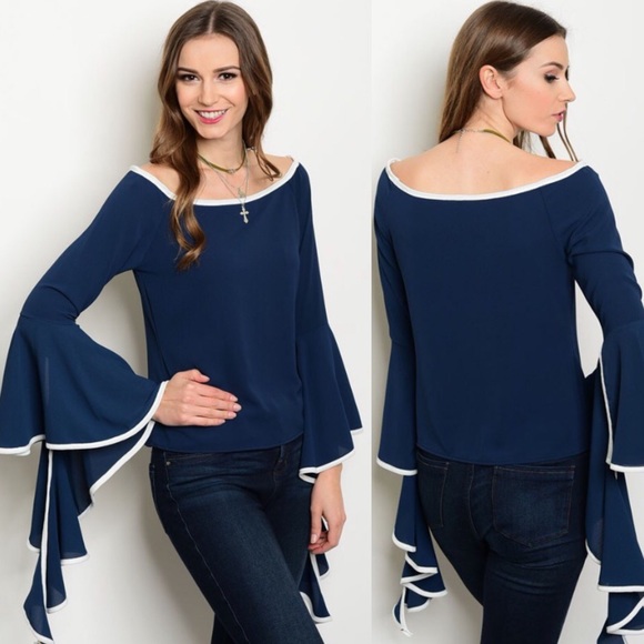 Boutique Tops - 🎉LAST 1🎉 Navy Blue Long Bell Sleeve Boatneck Top