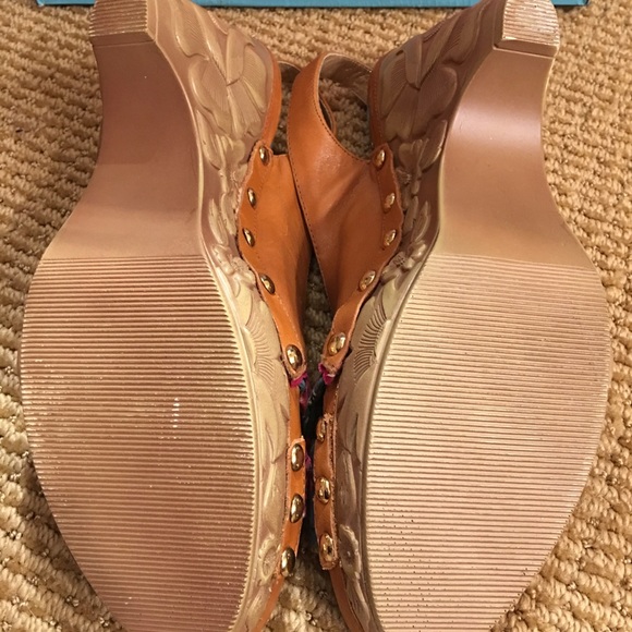 9.5 Poetic Licence Honey Moon peep toe Wedge - Picture 4 of 4