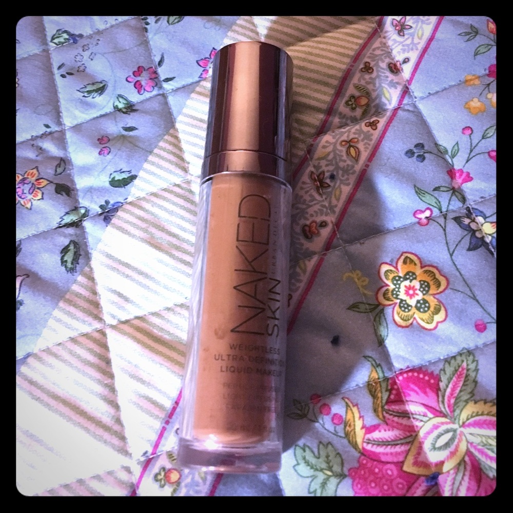 NakedSkin weightless ultradefinition liquid makeup