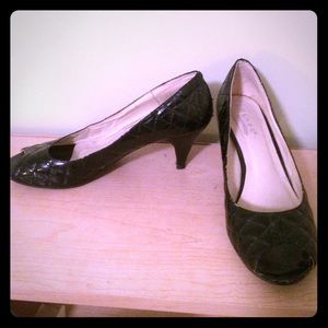 Quilted faux patent leather heels