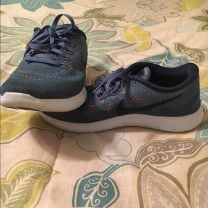 NIKE FREE RUN *LAST PRICE DROP*