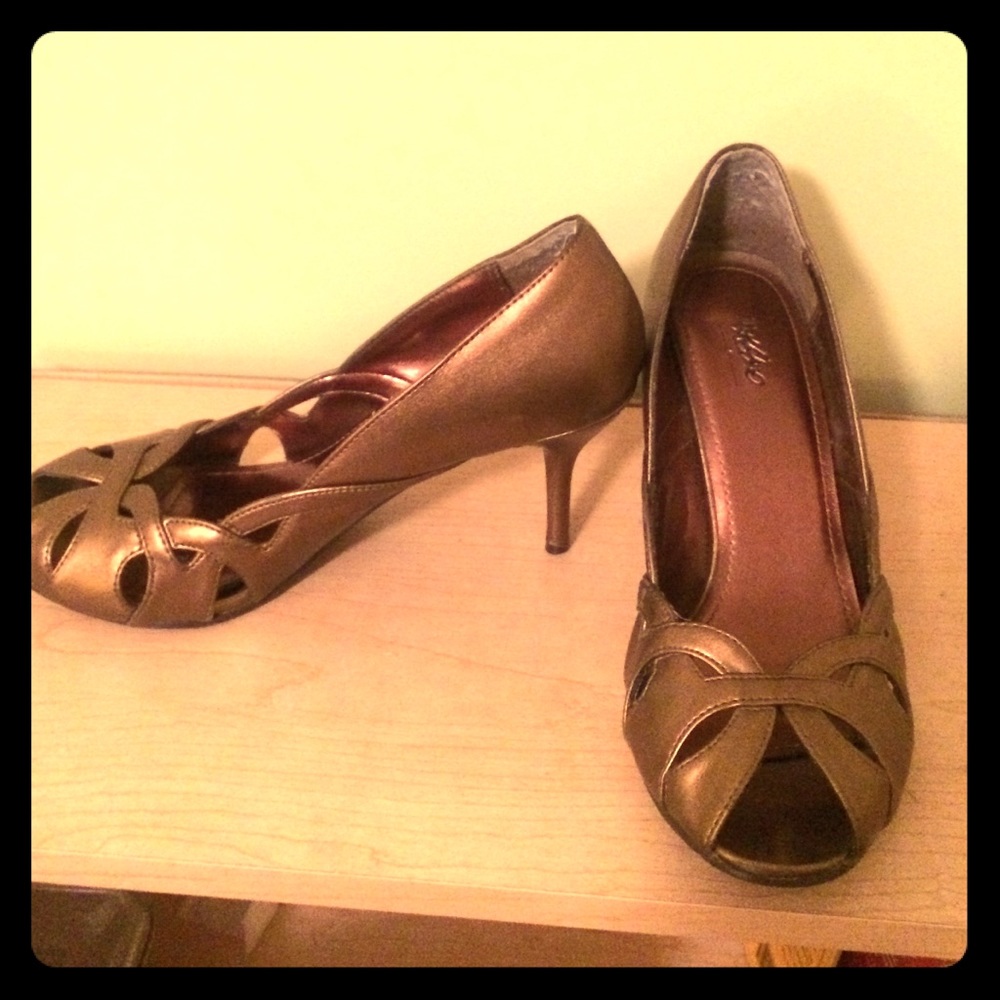 Copper metallic heels