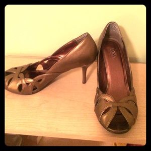 Copper metallic heels