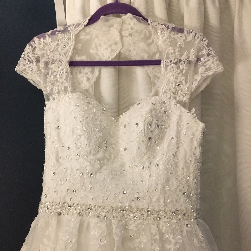 Bridal gown-never been worn!
