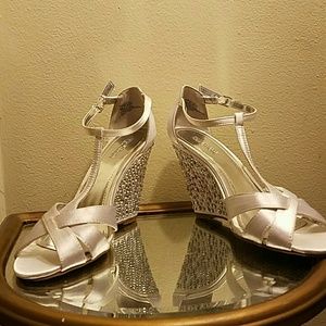 Kenneth Cole Reaction Wedges