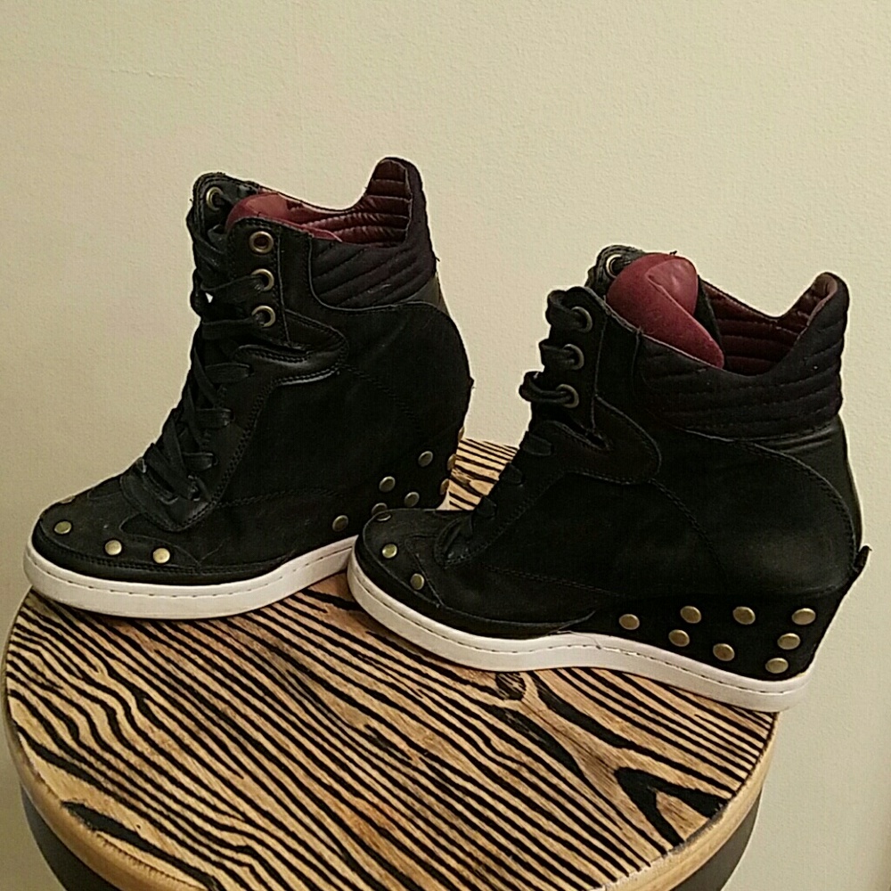 Report sneaker wedges