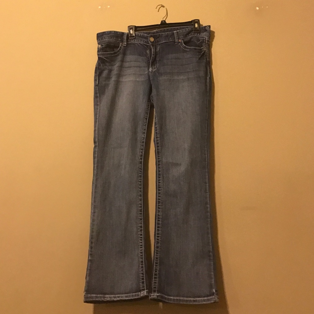 SiZe 18 jeans from 💫 Maurice's!
