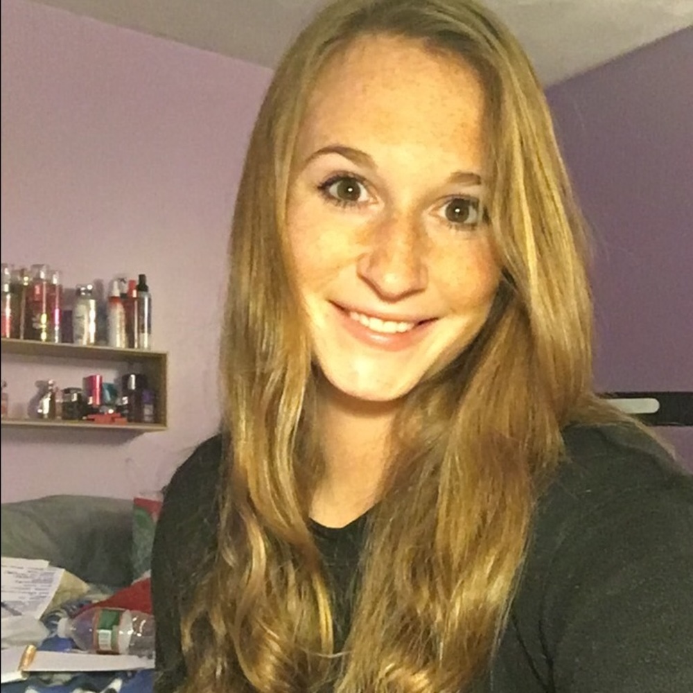 Meet Your Posher, Cassie!