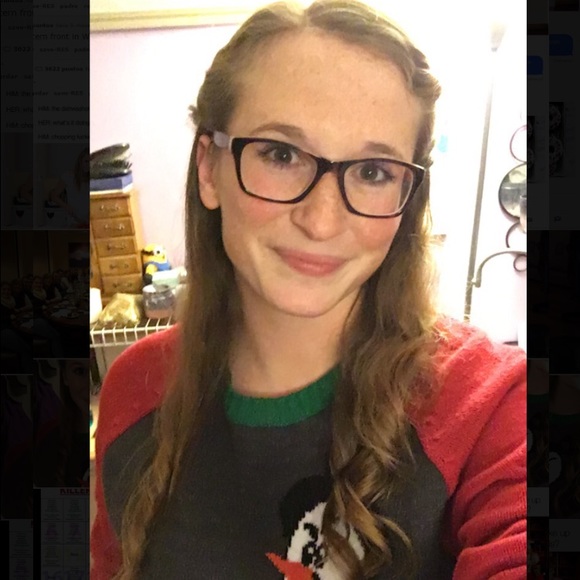 Meet Your Posher, Cassie! - Picture 2 of 4