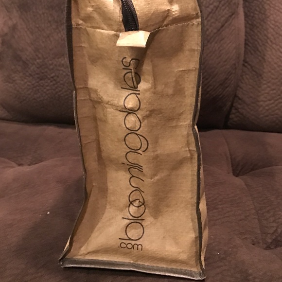 Bloomingdale's Bags - Bloomingdales reusable bag Bloomingdale's Bags - Bloomingdales reusable bag