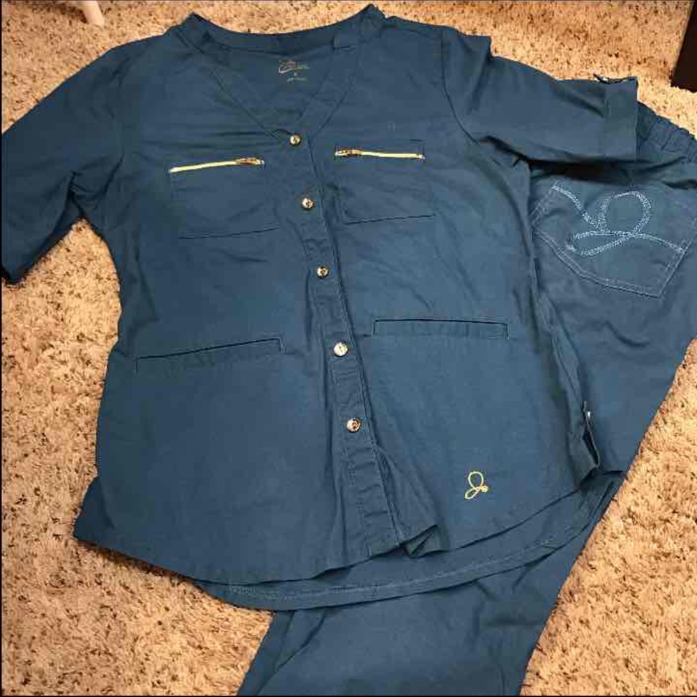 Jaanuu scrubs