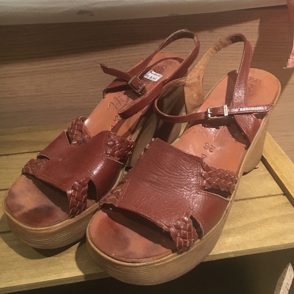 Super bohemian leather wedges