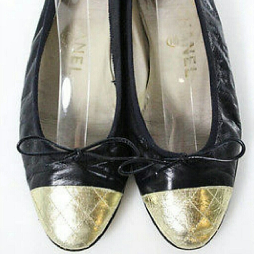 Chanel cap toe flats