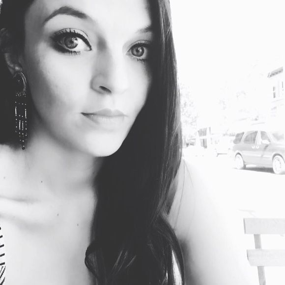 Meet your Posher, Brandy - Picture 1 of 1