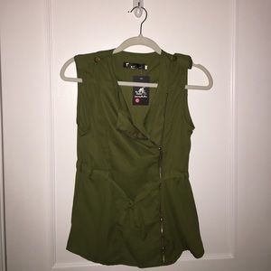 Dark green zipper vest