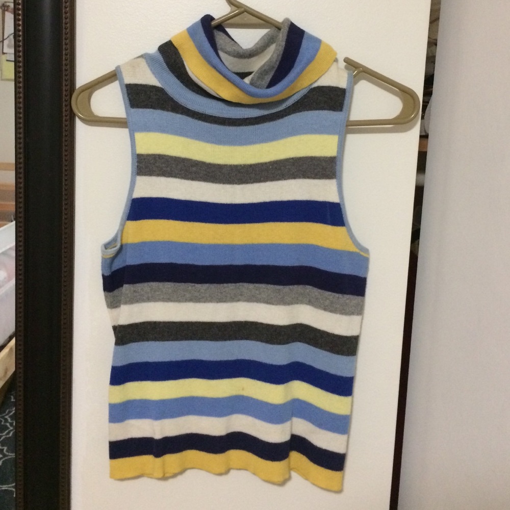 Shirt with turtle neck
