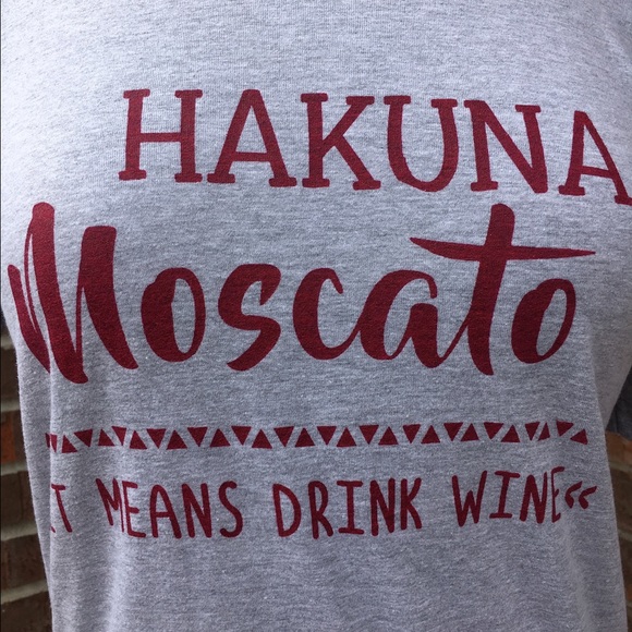 ▫️SOLD OUT▫️CLEARANCE▫️FINAL $▫️Hakuna Moscato Tee - Picture 3 of 6