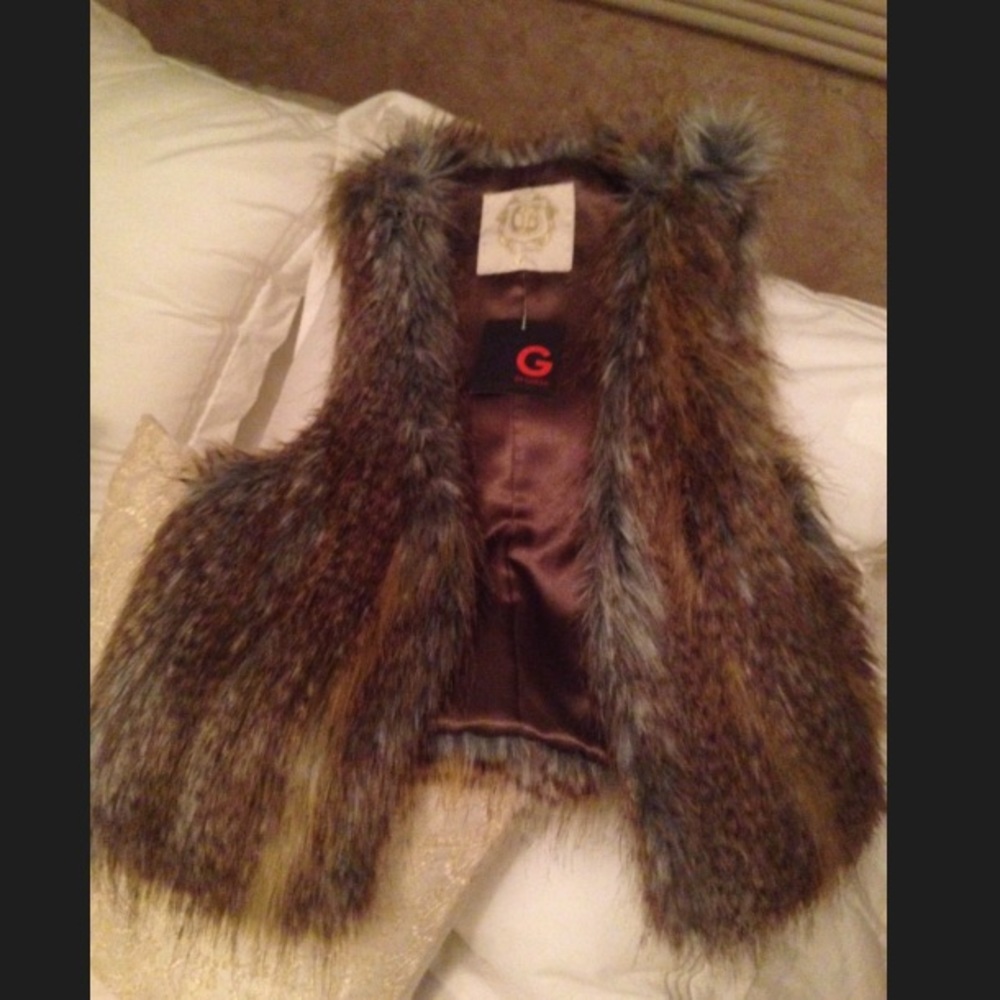 GUESS fur vest