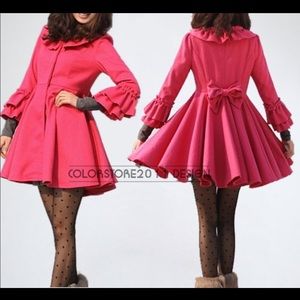 wool coat with decorative 3/4 sleeves, and collar