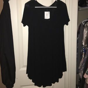 Short sleeve black t-shirt