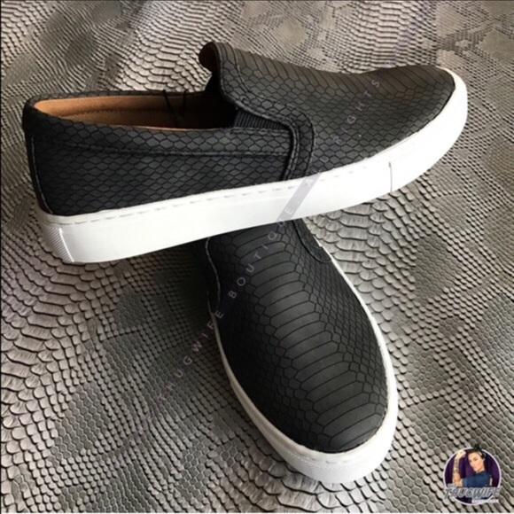 NWT Charcoal Grey slip on  shoes, reptile pattern - Picture 2 of 4
