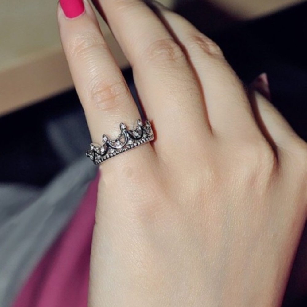 ♦️ HOST PICK ♦️Princess Crown Ring