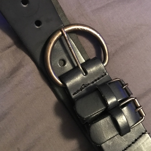 A vintage black belt - Picture 2 of 3