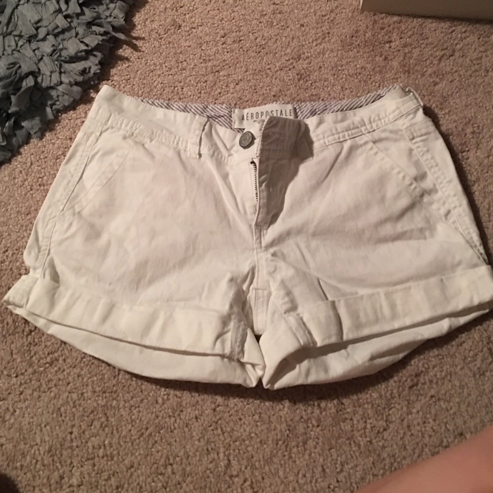 White Aeropostale shorts size 4