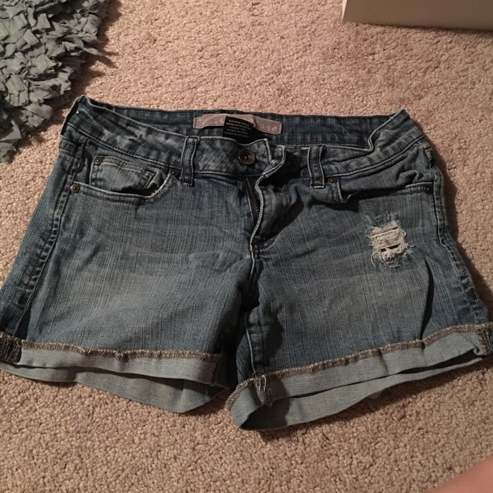 Refuge shorts size 7