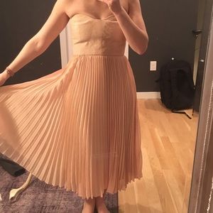 Amazing pleated nude/blush midi dress