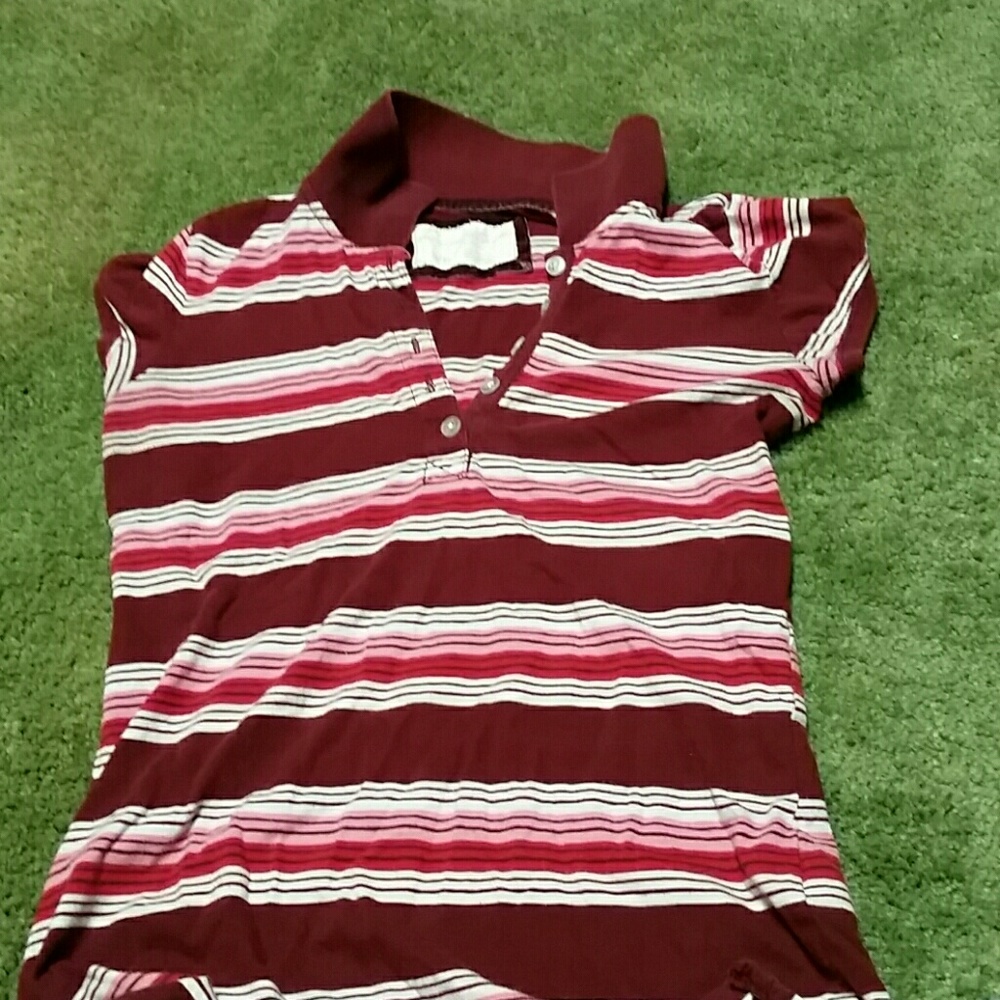 Tee shirt with collar