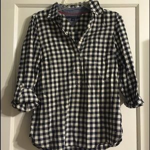 Black and white Gingham cuffed button down top