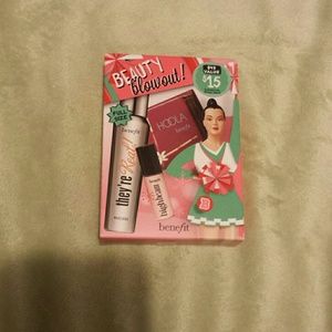 Benefit beauty blowout kit.